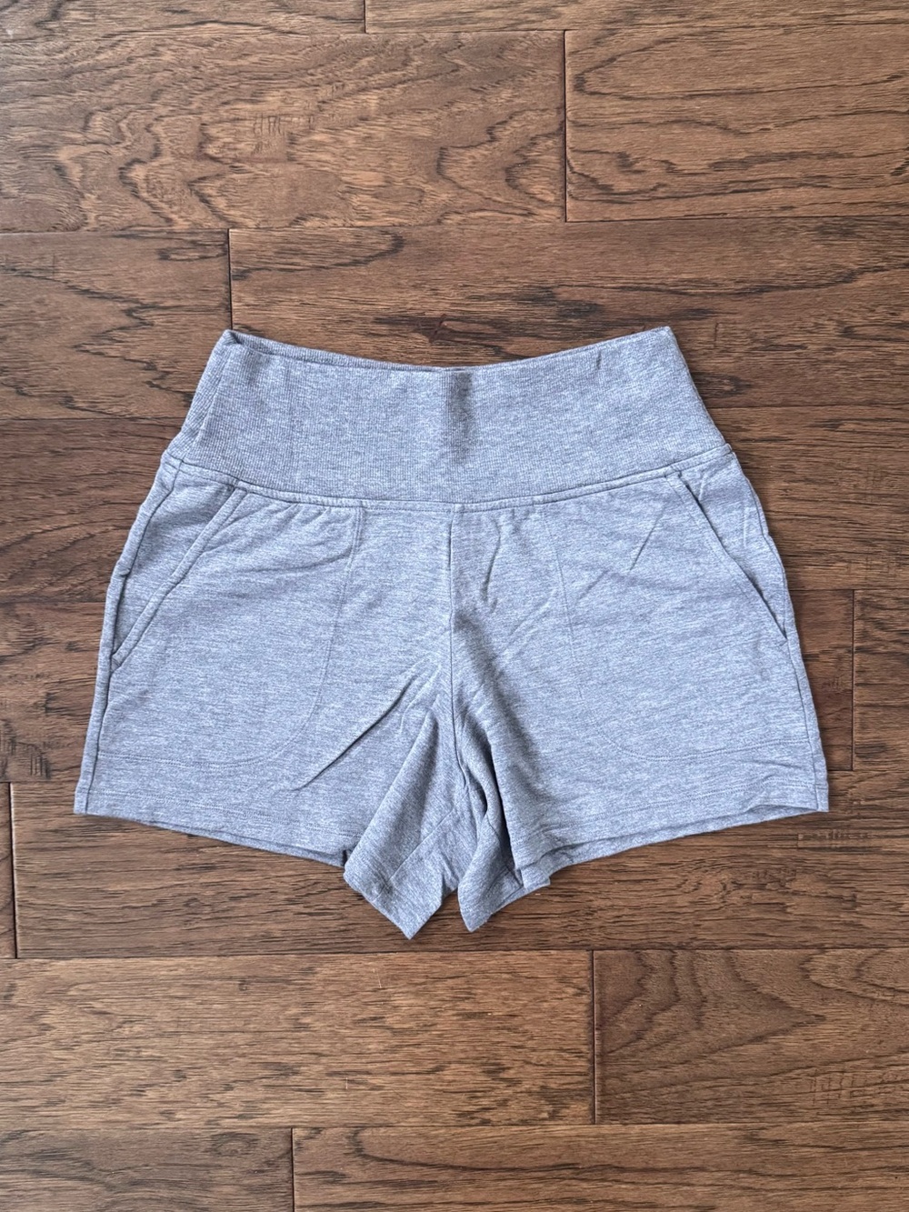 EUC Athleta Coaster Luxe High Rise Shortie Medium Heather Gray Size Small